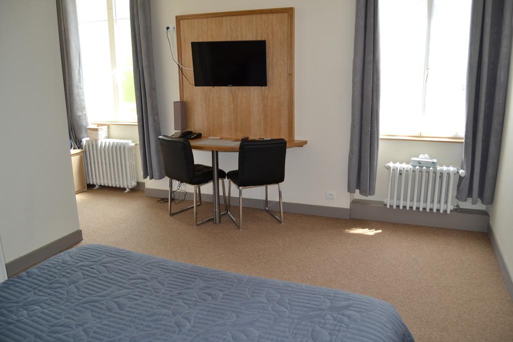 Hostellerie De La Poste クラムシー 部屋 写真